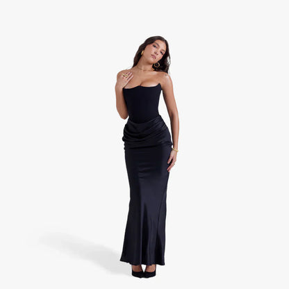 Trägerloses, figurbetontes abendkleid für damen mit rüschen – damen