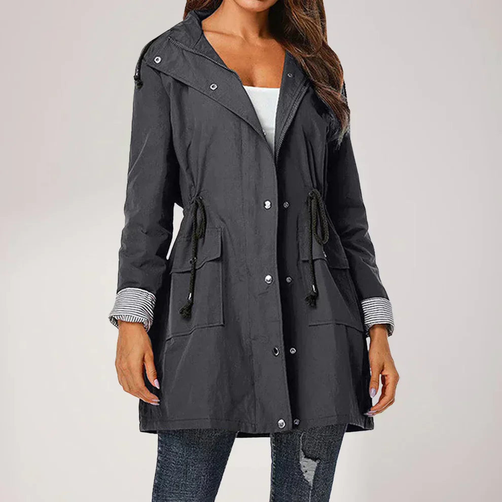 Wasserabweisende damen-windjacke, leicht und stylisch