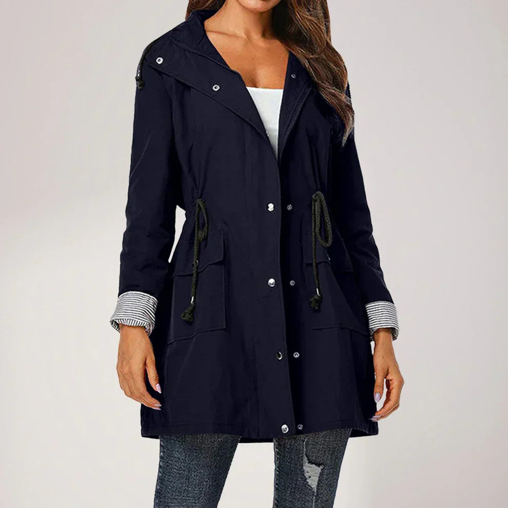 Wasserabweisende damen-windjacke, leicht und stylisch