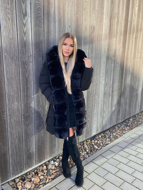 Sable - stylische jacke mit kapuze, gürtel und verstellbarer taille