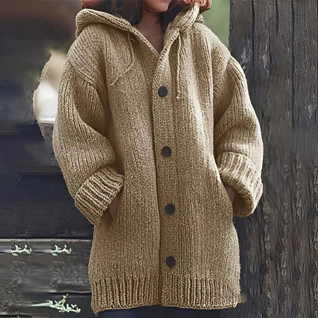 Jaqueline – gemütliche strickjacke mit kapuze und taschen